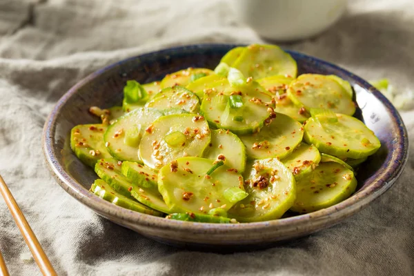 Homemade pikantny koreański Ogórek Sałatka — Zdjęcie stockowe