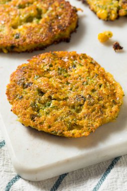 Ev Yapımı Peynir ve Mısır Arepas