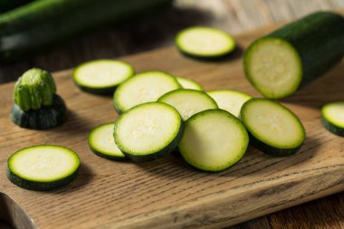 Çiğ Yeşil Organik Kabak