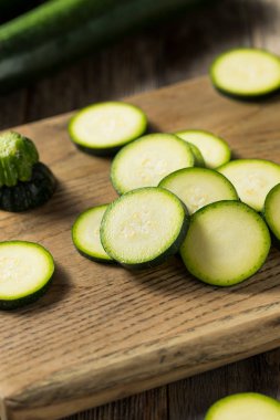 Çiğ Yeşil Organik Kabak