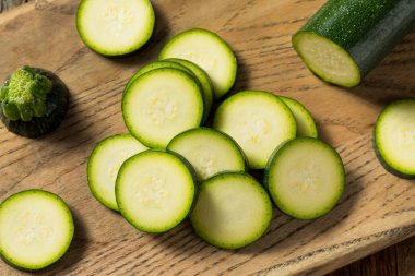 Çiğ Yeşil Organik Kabak