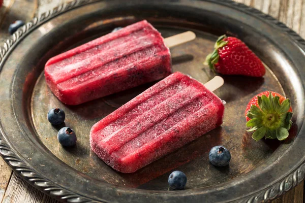 Caseiro congelado Kombucha Berry Popsicles — Fotografia de Stock