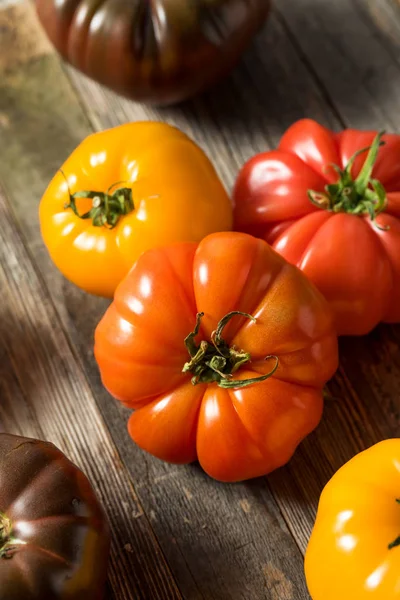 Healthy Organic Heirloom Tomatoes — Stock Photo, Image