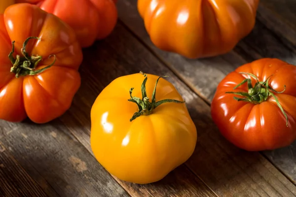 Healthy Organic Heirloom Tomatoes — Stock Photo, Image