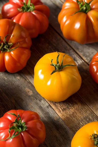 Healthy Organic Heirloom Tomatoes — Stock Photo, Image