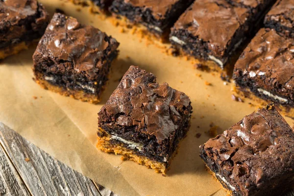 Domowej roboty czekolada Slutty Brownies — Zdjęcie stockowe