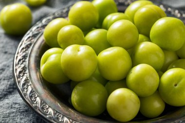 Çiğ Yeşil Organik Ekşi Erik