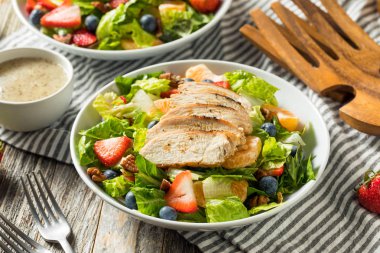 Sağlıklı Ev Yapımı Çilek haşhaş salatası