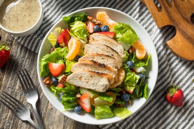 Sağlıklı Ev Yapımı Çilek haşhaş salatası