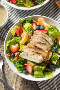 Sağlıklı Ev Yapımı Çilek haşhaş salatası