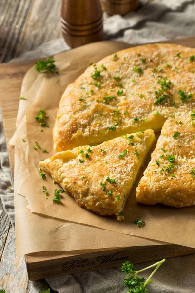 Homemade Russian Cheese Stuffed Bread — Stock Photo, Image