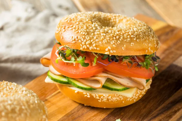 Sándwich hecho en casa Bagel Turquía — Foto de Stock
