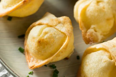 Çin krem peyniri Wontons