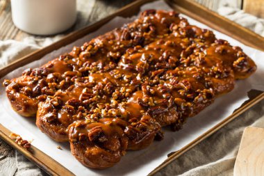 Ev yapımı Pecan Schnecken yapışkan buns