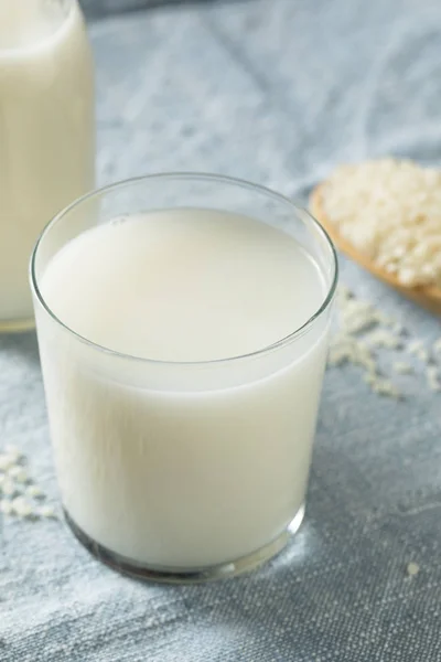 Gesunde vegane Bio-Reismilch — Stockfoto