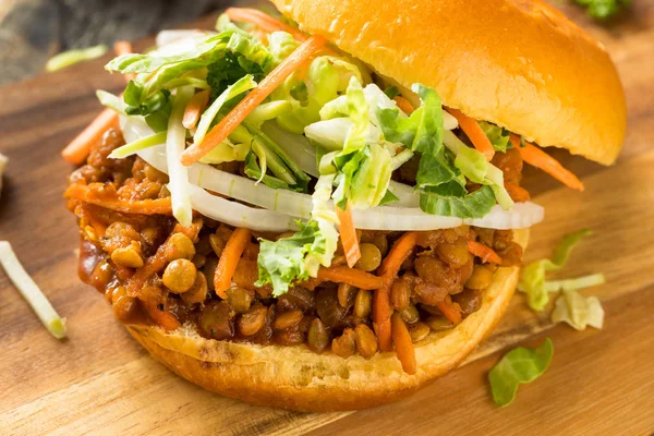 Sándwich casero de barbacoa de lentejas veganas saludables — Foto de Stock