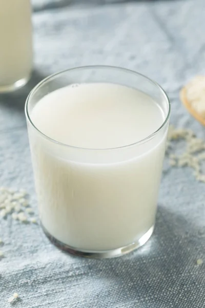 Gesunde vegane Bio-Reismilch — Stockfoto