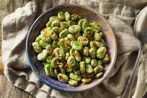 Domácí česnekový Sauteed fazole fava — Stock fotografie