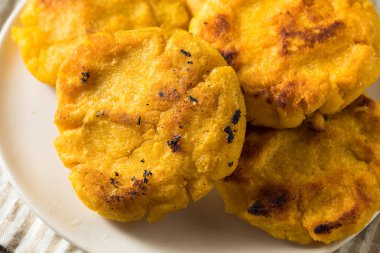 Ev yapımı Mısır yemeği arepas