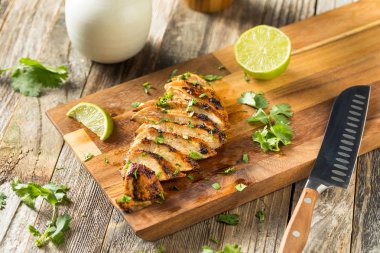 Ev yapımı ızgara chipotle tavuk meme