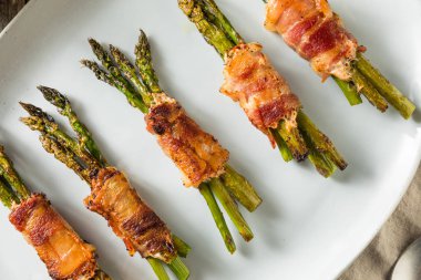 Ev Yapımı Pastırma Sarma Kuşkonmaz