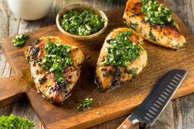 Ev Yapımı Izgara Chimichurri Tavuk Göğsü