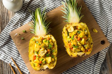 Ev yapımı Ananas Tavuk Kızarmış Pilav