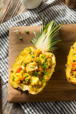 Ev yapımı Ananas Tavuk Kızarmış Pilav