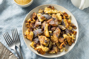 Ev yapımı Alman Kaiserschmarrn Pancake