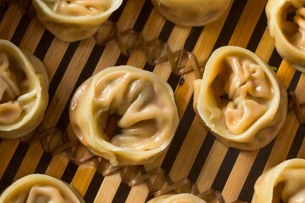 Caseiro coreano Kimchi Dumplings — Fotografia de Stock