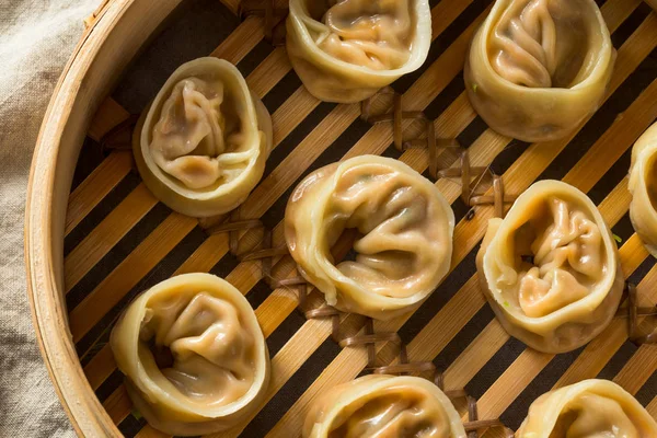 Zelfgemaakte Koreaanse Kimchi dumplings — Stockfoto