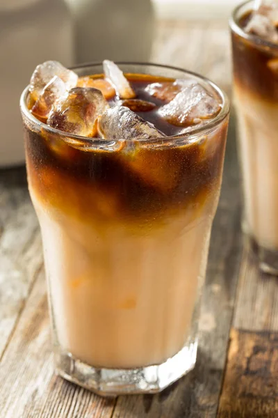 Hausgemachter eisgekühlter schmutziger Horchata-Kaffee — Stockfoto