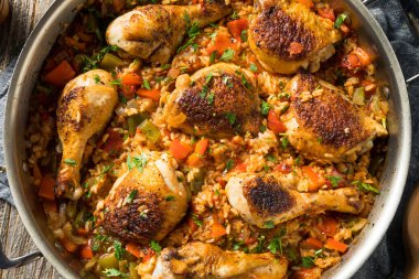 Ev yapımı İspanyol Arroz con Pollo