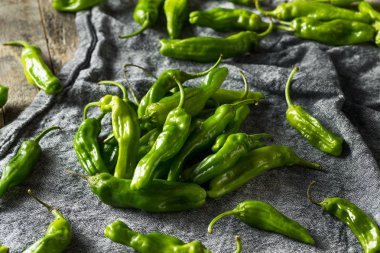 Çiğ Yeşil Organik Shishito Biber