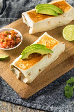 Ev yapımı Chorizo Kahvaltı burritos