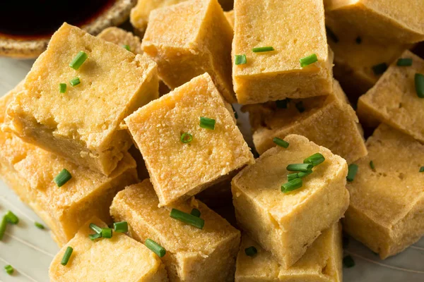 Caseiro asiático frito cubos de tofu — Fotografia de Stock