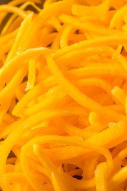 Çiğ Organik Butternut Squash Noodles