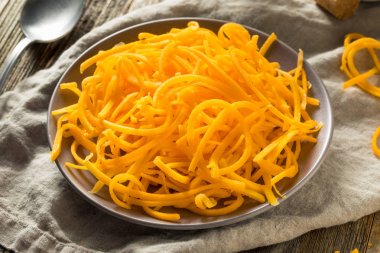 Çiğ Organik Butternut Squash Noodles