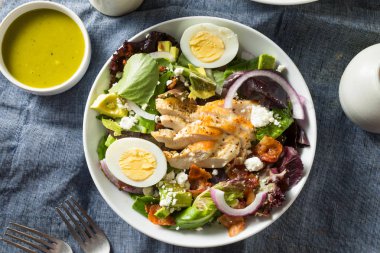 Ev Yapımı Sağlıklı Yeşil Tanrıça Salatası