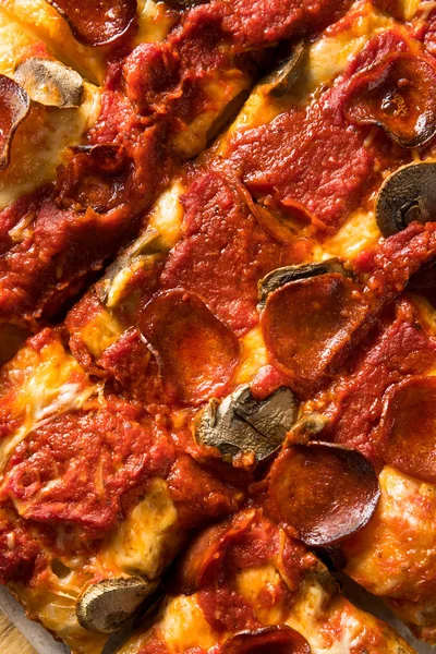Homemade Detroit Style Pepperoni Pizza — Stock Photo, Image