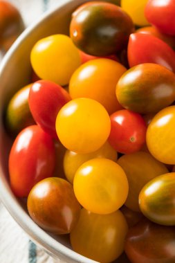 Çiğ Organik Hatıra Kiraz Domates