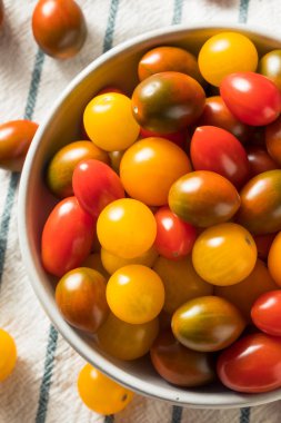 Çiğ Organik Hatıra Kiraz Domates