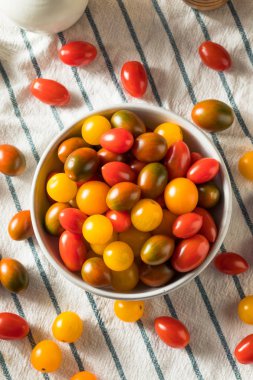 Çiğ Organik Hatıra Kiraz Domates