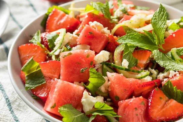 Hemlagad rå feta vattenmelon sallad — Stockfoto