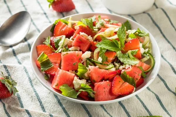 Hemlagad rå feta vattenmelon sallad — Stockfoto