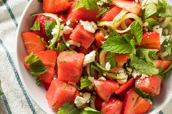 Hemlagad rå feta vattenmelon sallad — Stockfoto