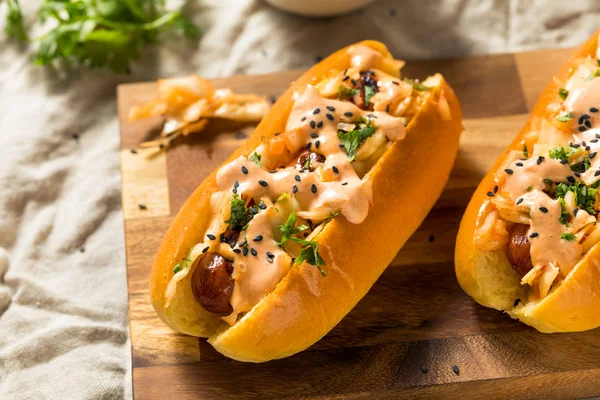 Domácí korejské kimči hot dogy — Stock fotografie