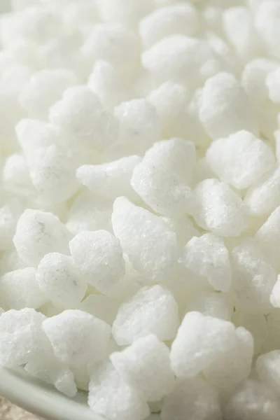 Органический белый жемчужный сахар — стоковое фото