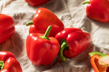 Çiğ Kırmızı Organik Biber