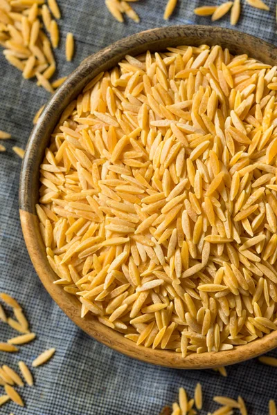 Сухий органічний рис нуту — стокове фото